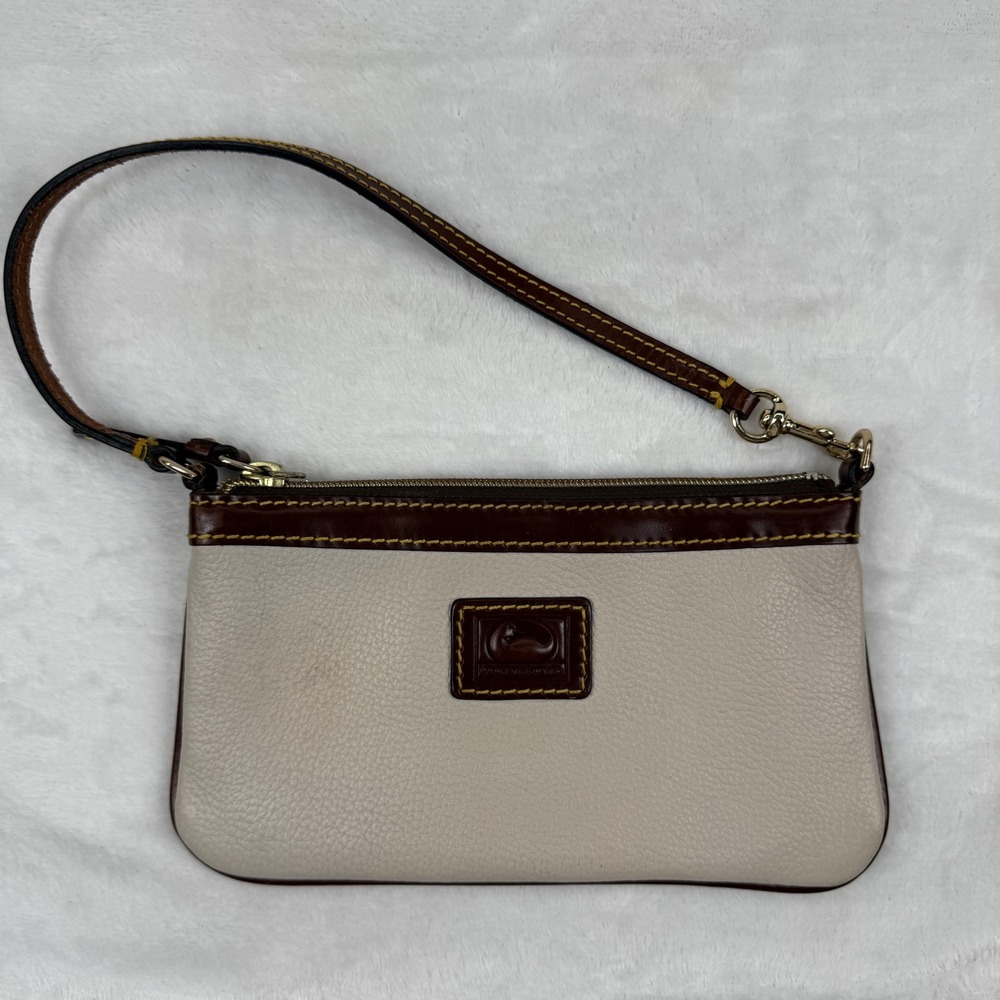 Dooney & Bourke Cream Pebbled Leather Wristlet Pouch Brown Trim Duck Logo READ